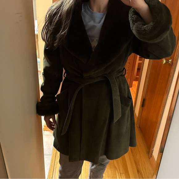 Danier Women's Olive Green Suede Jacket with Fur Trim - Picture 5 of 6